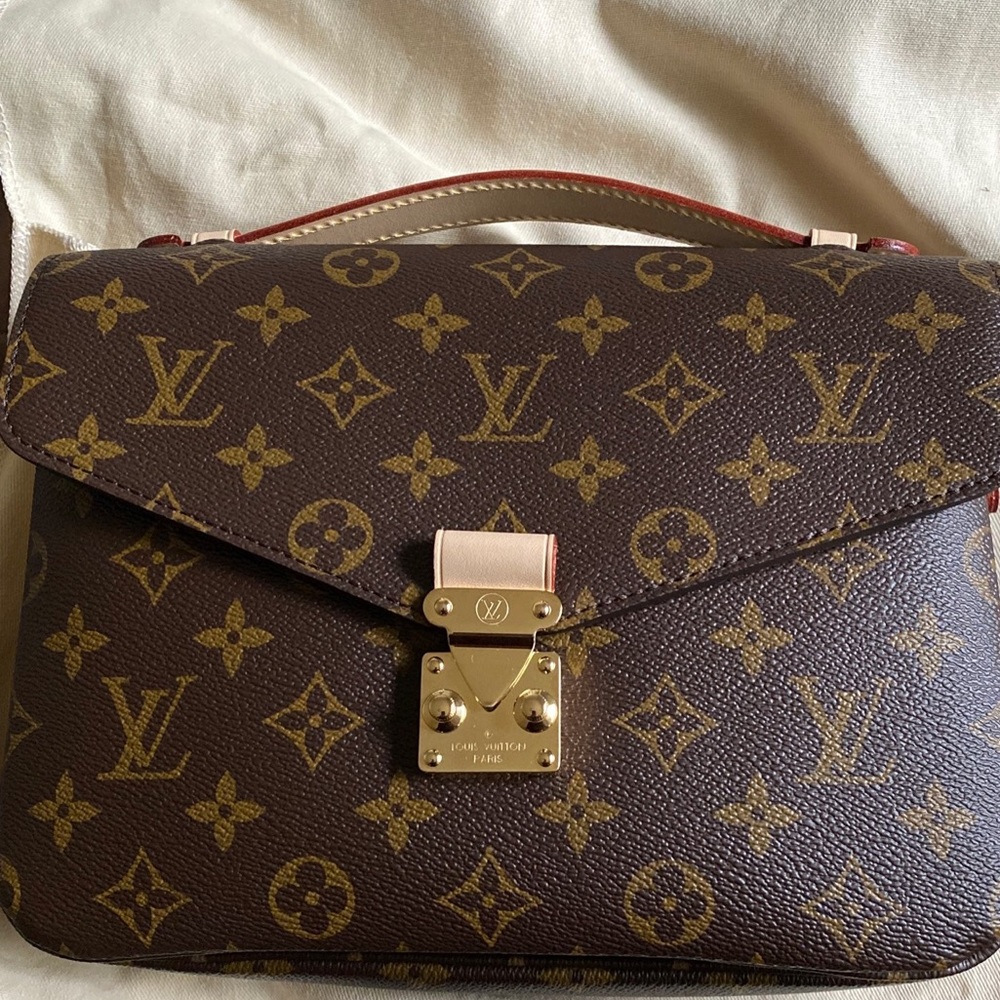 Louis Vuitton Pochette Métis Monogram